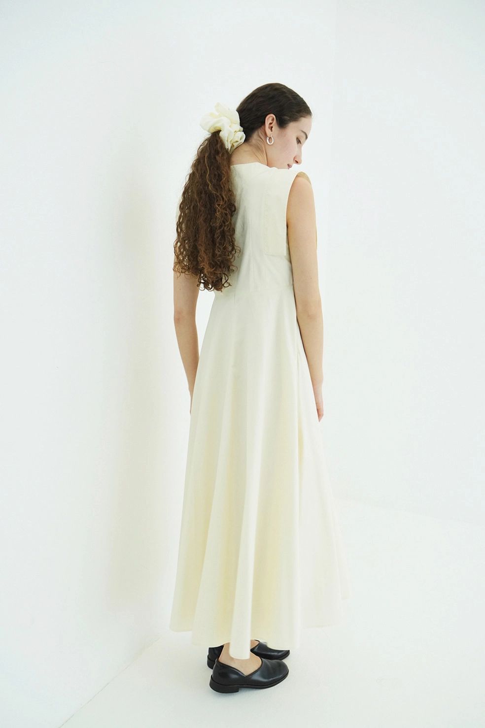 スクエアスリーブワンピース - SQUARE SLEEVE ONEPIECE (IVORY)