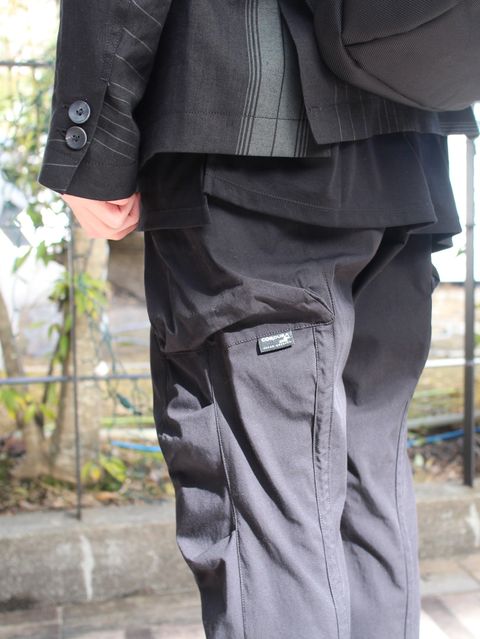 『ジャケット×リュック』 定番スタイルはミニマルなデザインで統一