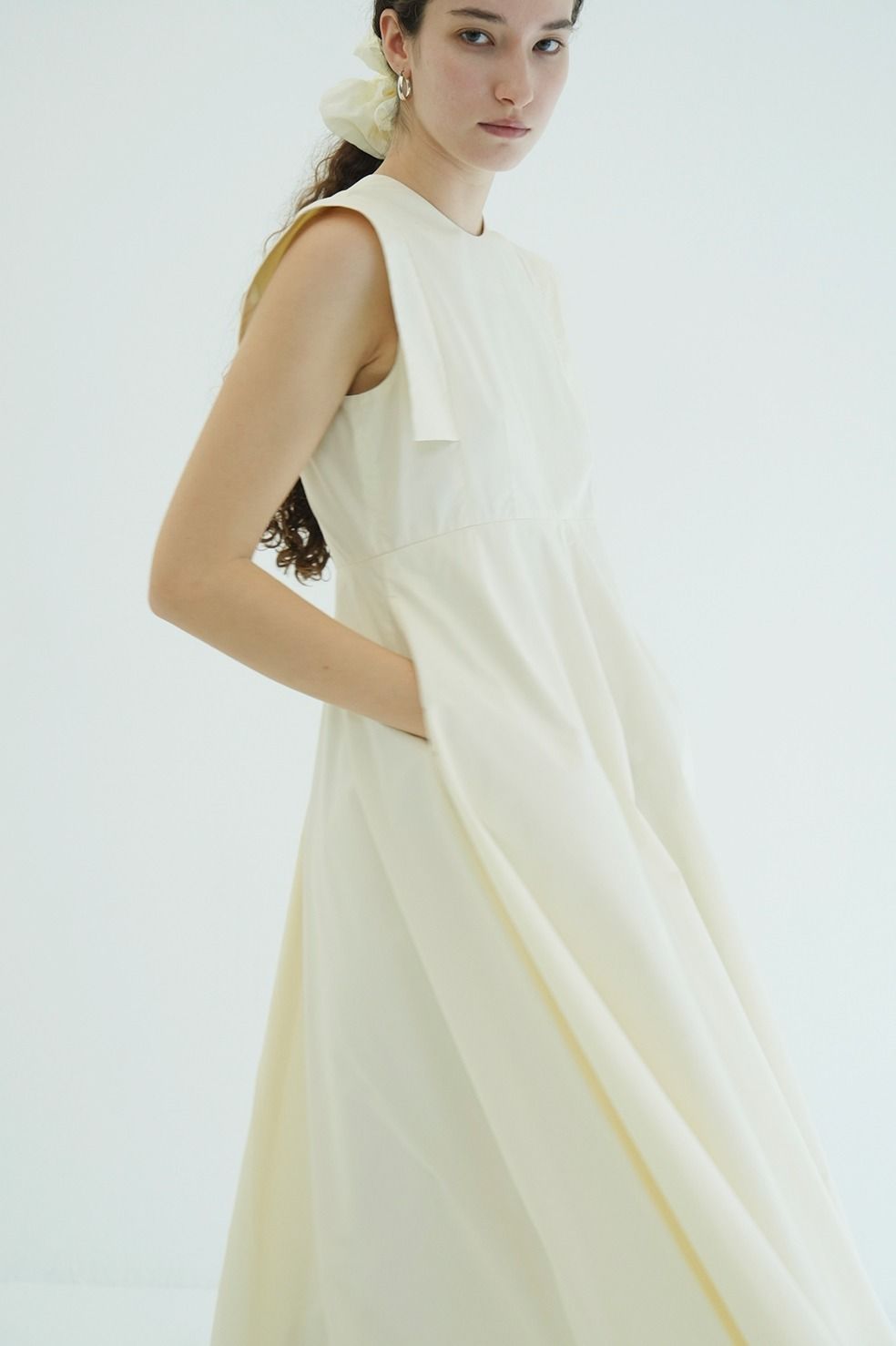 スクエアスリーブワンピース - SQUARE SLEEVE ONEPIECE (IVORY)