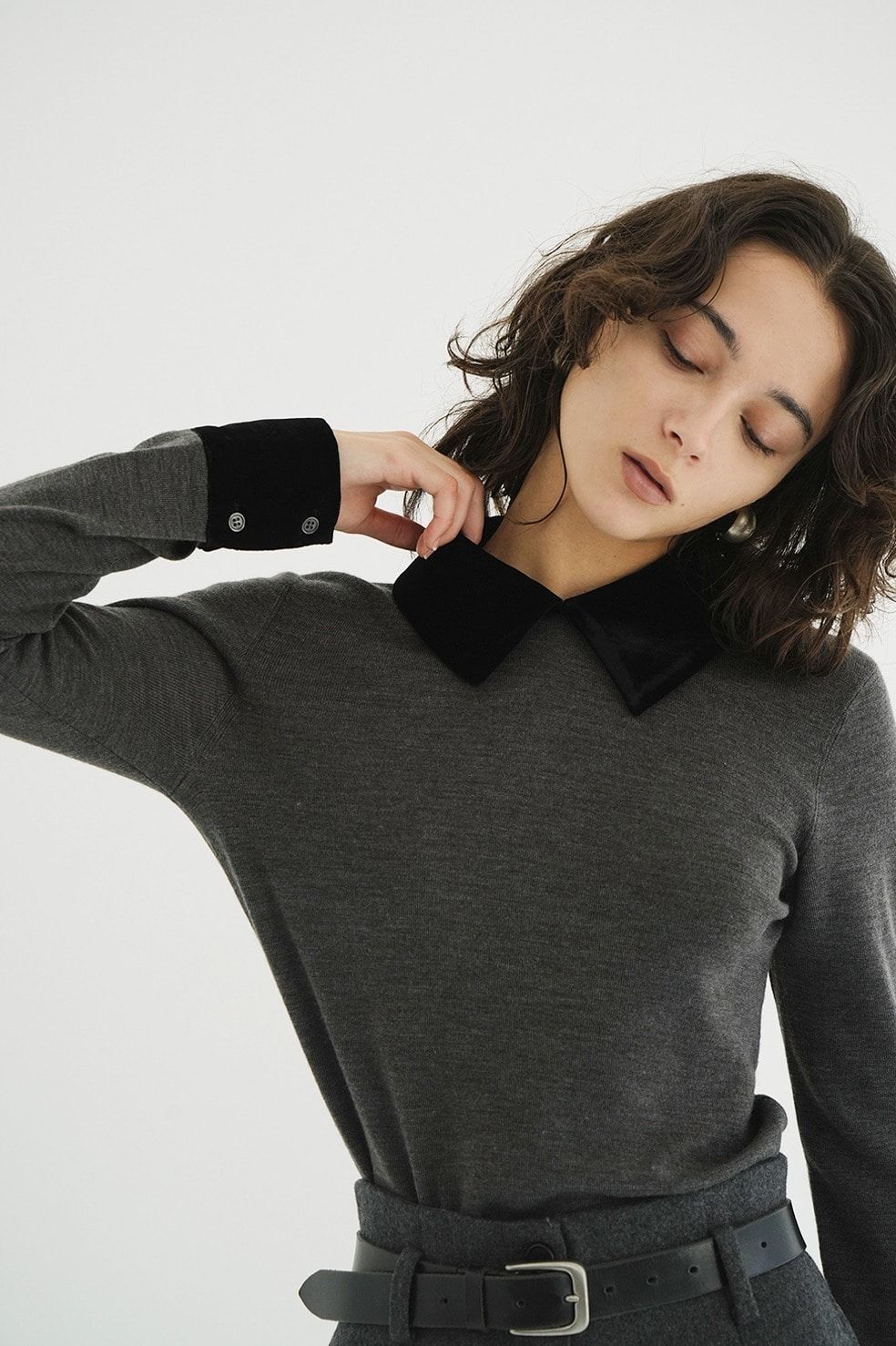 ベロアカラーニットトップス | VELOR COLLAR KNIT TOPS (GREY)