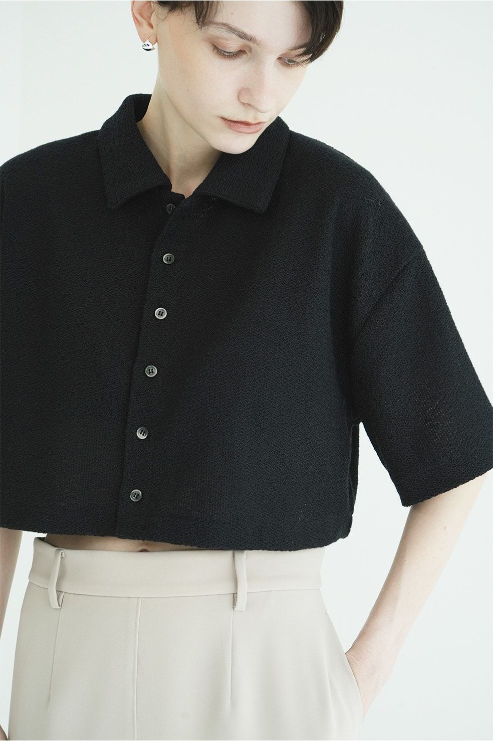 クロップドポロトップス - CRISP CROPPED POLO TOPS (BLACK)