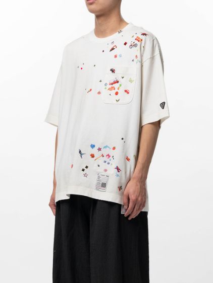 キッズステッカープリントティーシャツ - Kids Sticker Printed T-shirt （WHITE)