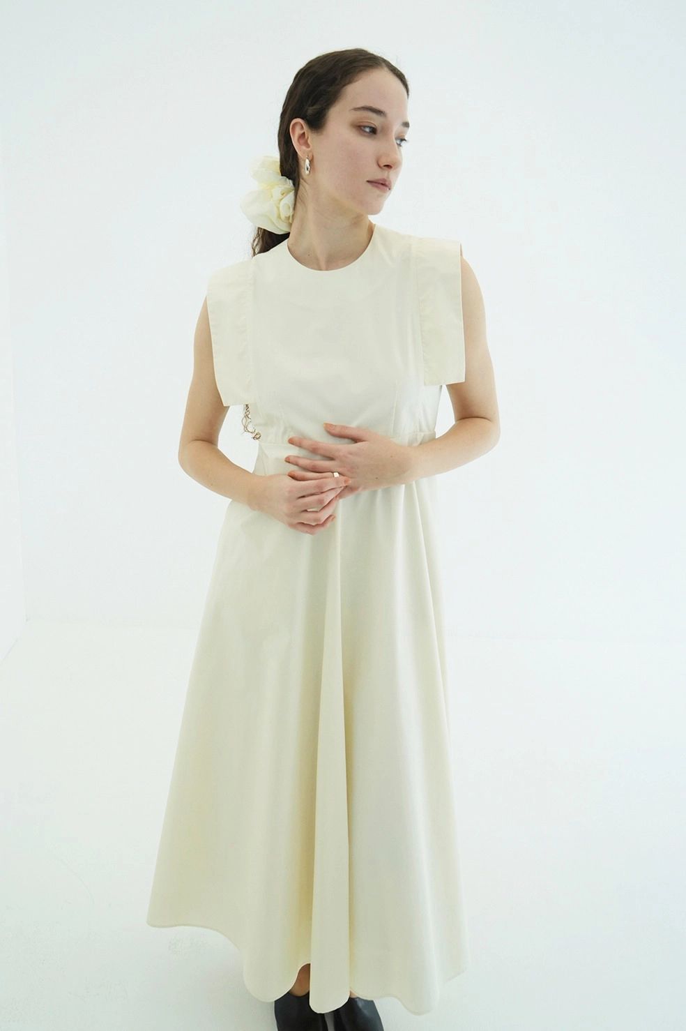 スクエアスリーブワンピース - SQUARE SLEEVE ONEPIECE (IVORY)