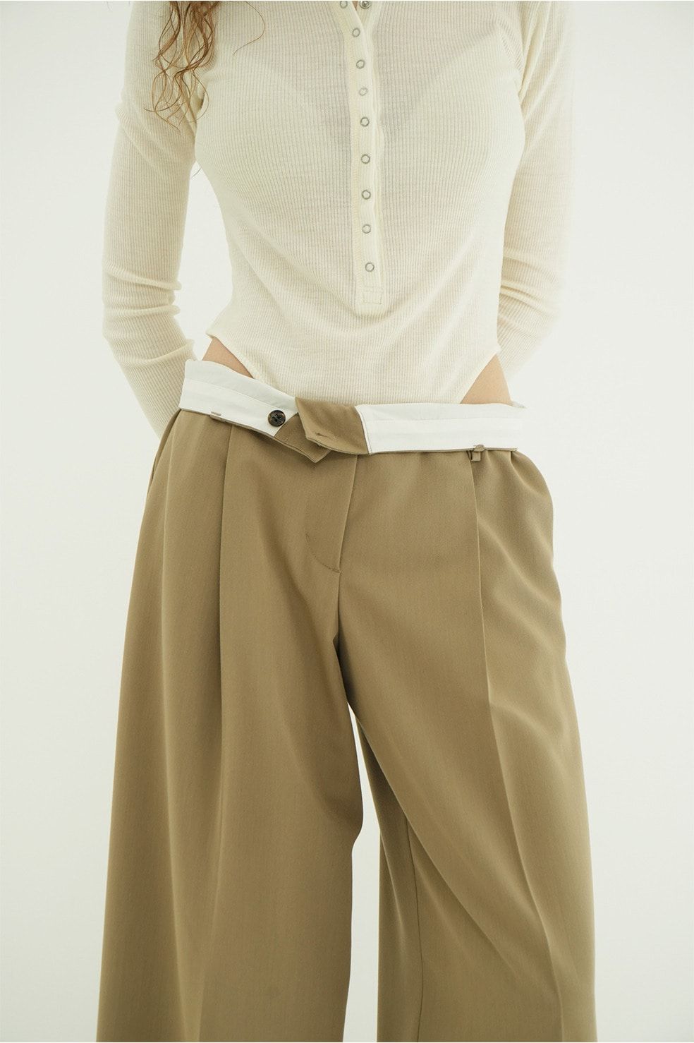ローウエストタックルーズスラックス -  LOW WAIST TUCKED LOOSE SLACKS(BEIGE)