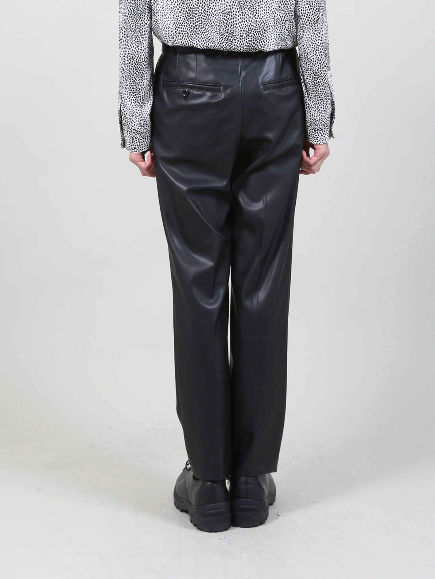 フェイクレザー2タックパンツ -  Faux Leather 2 Tuck Pants - BLACK