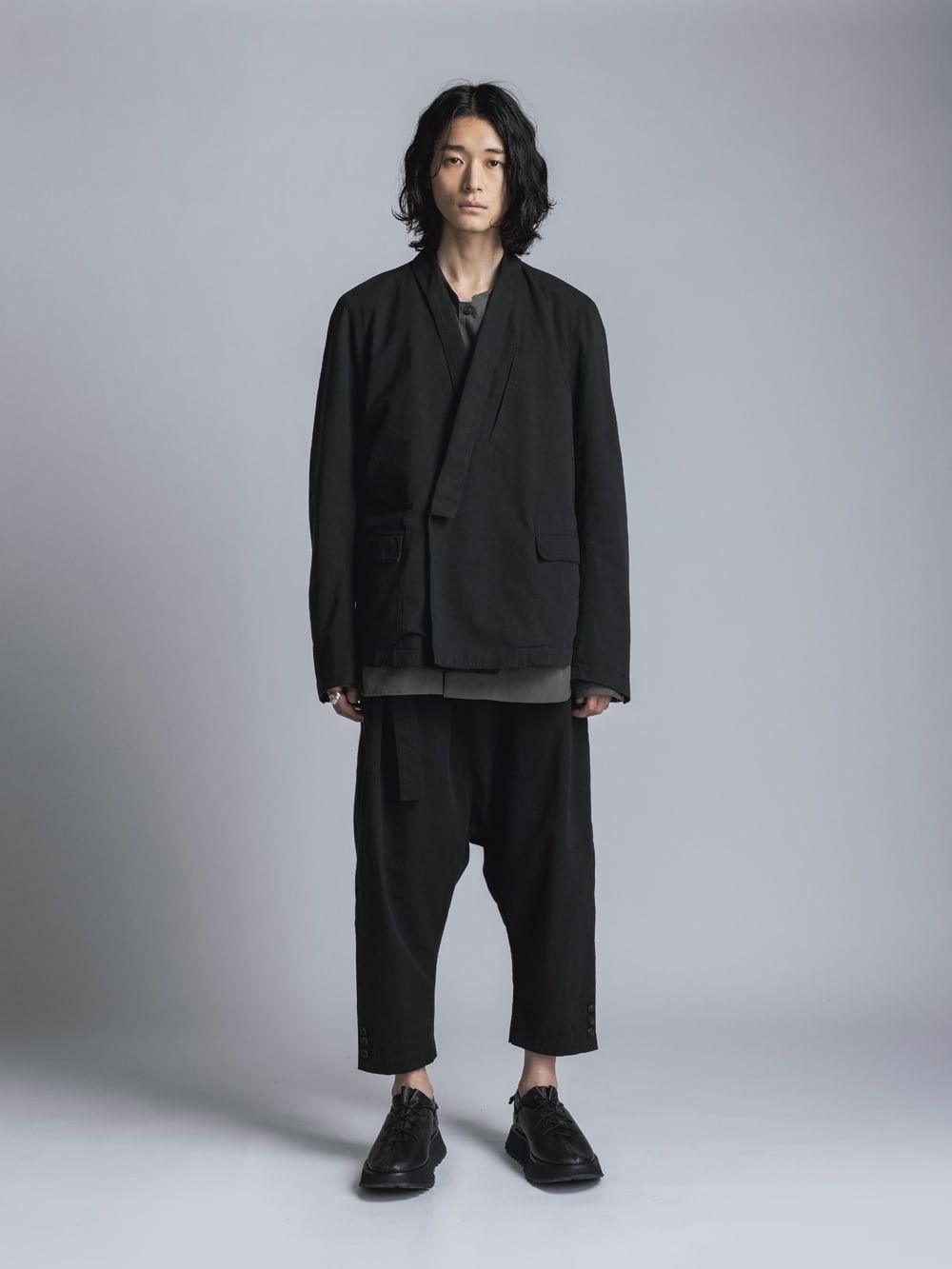 コットンヘンプクロップドトラウザーズ - COTTON CROPPED TROUSERS
