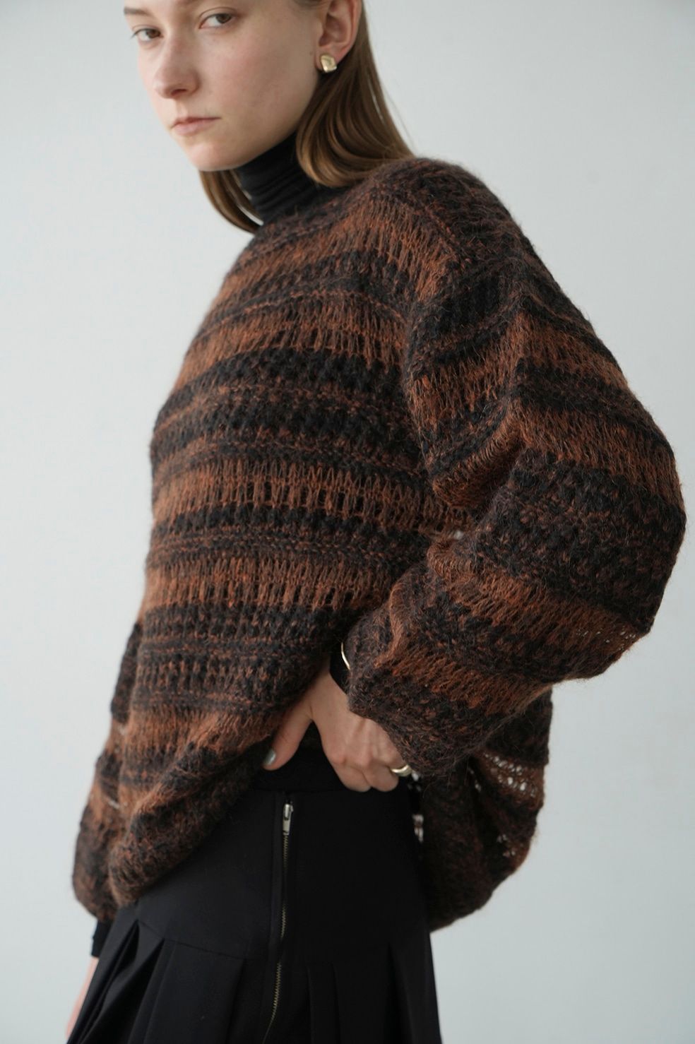 ボーダーニットトップス- SHEER BORDER MOHAIR KNIT - BROWN
