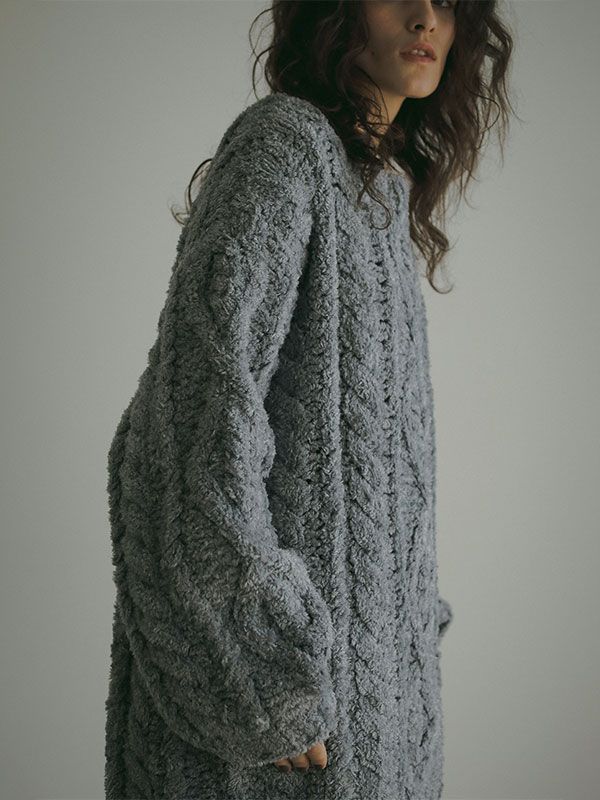 フェザーヤーンケーブルハンドニットプルオーバー - GREY