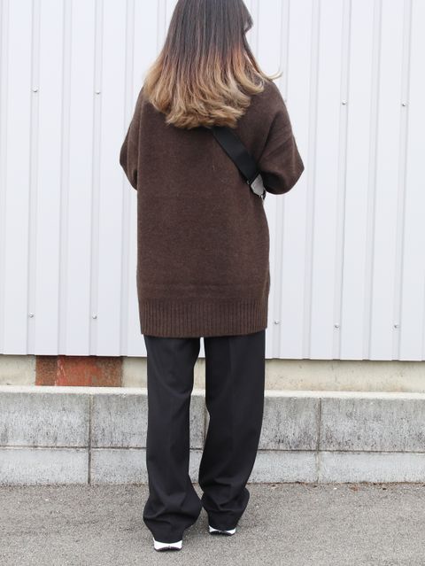 ふんわりと柔らかいETREの新作ニットスタイル