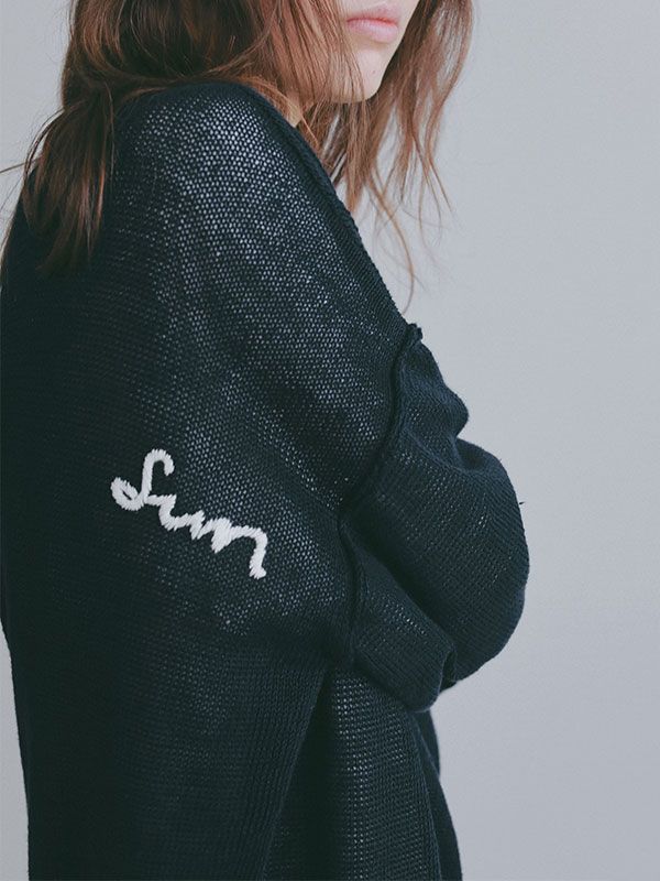 エンブロイダリーローゲージニットプルオーバー (NAVY)