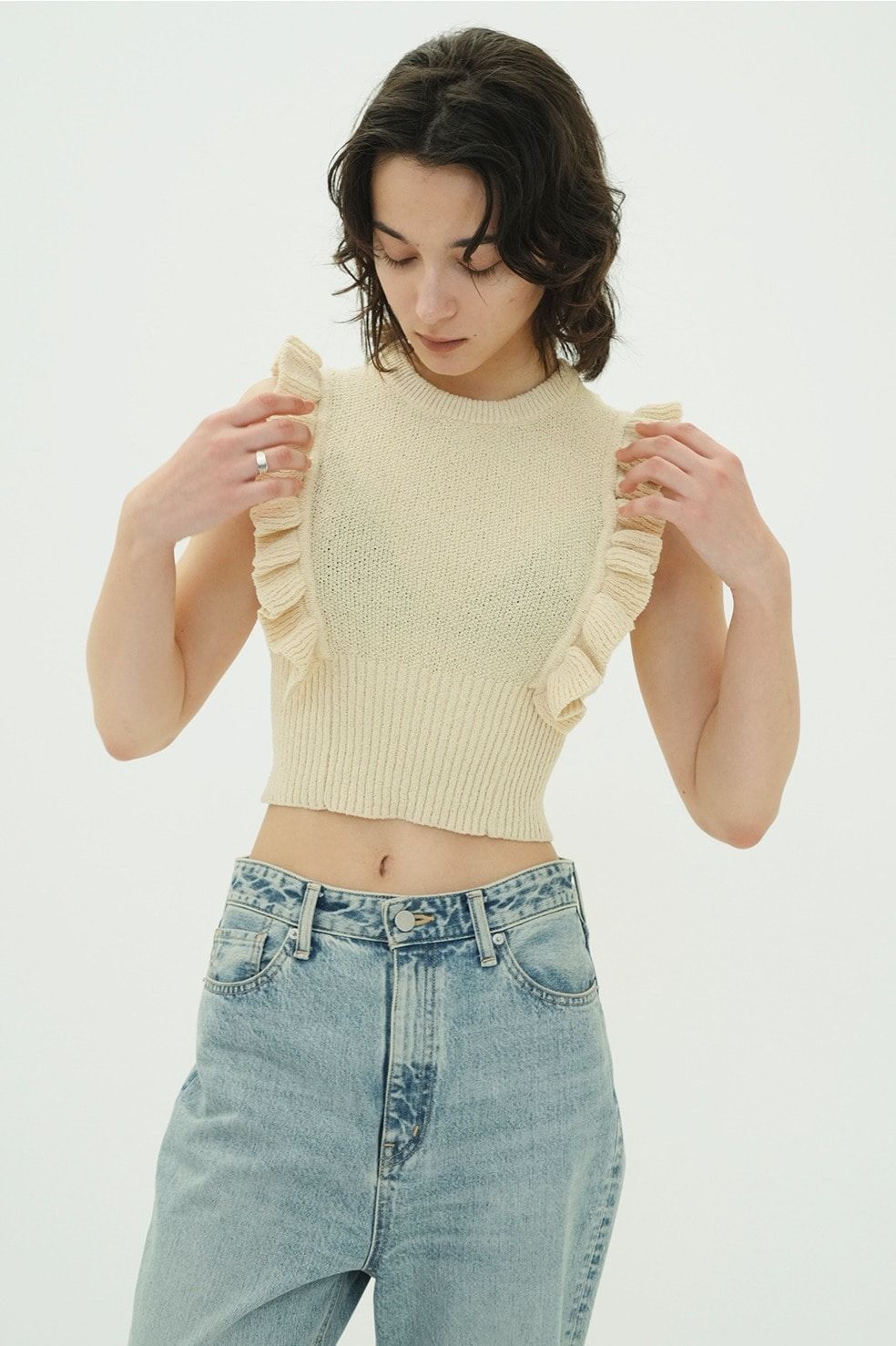 フリル スリーブ ニットトップス - FRILL SLEEVE KNIT TOPS (IVORY)