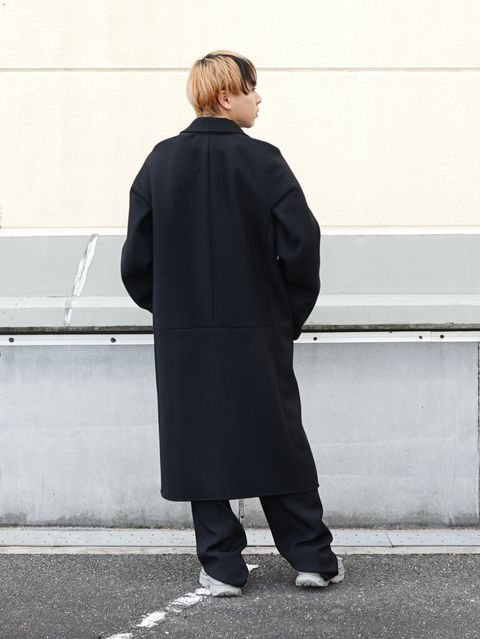 テックとモードが融合｜OVERCOAT×SALOMONの大人カジュアル