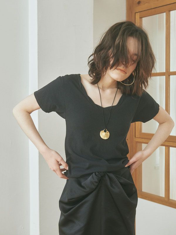 ツイストネックTee - BLACK