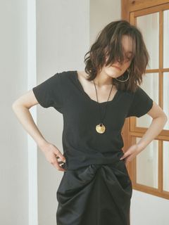 ツイストネックTee - BLACK