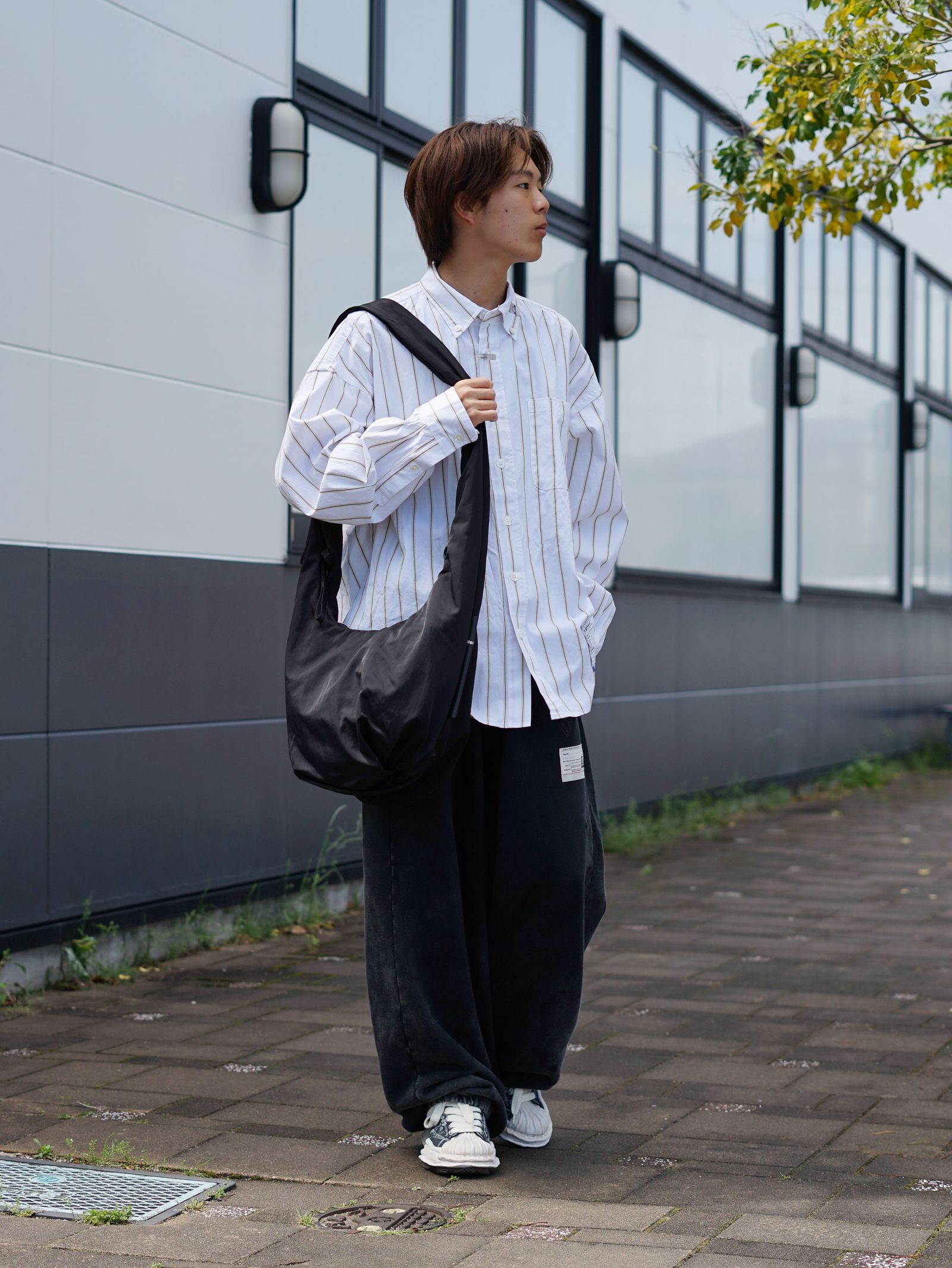 ミニマルにまとめる春の着こなし | MAISON MIHARA YASUHIRO