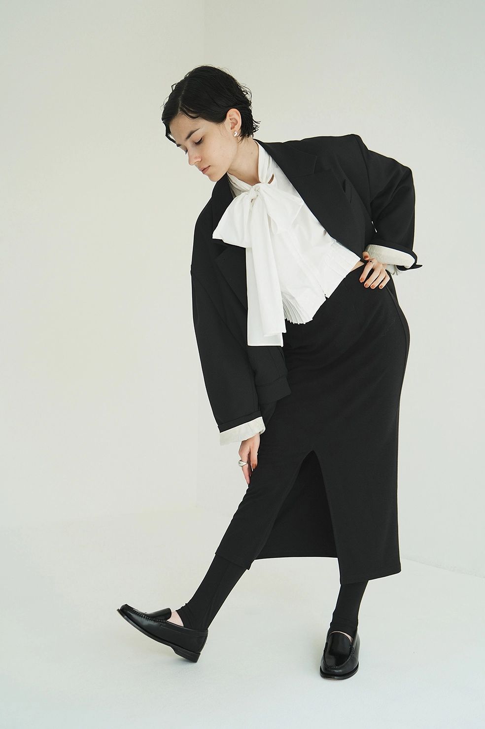ストレートスカート + レギンスパンツ | SMOOTH TOUCH LEGGINGS SET TIGHT SKIRT (BLACK)