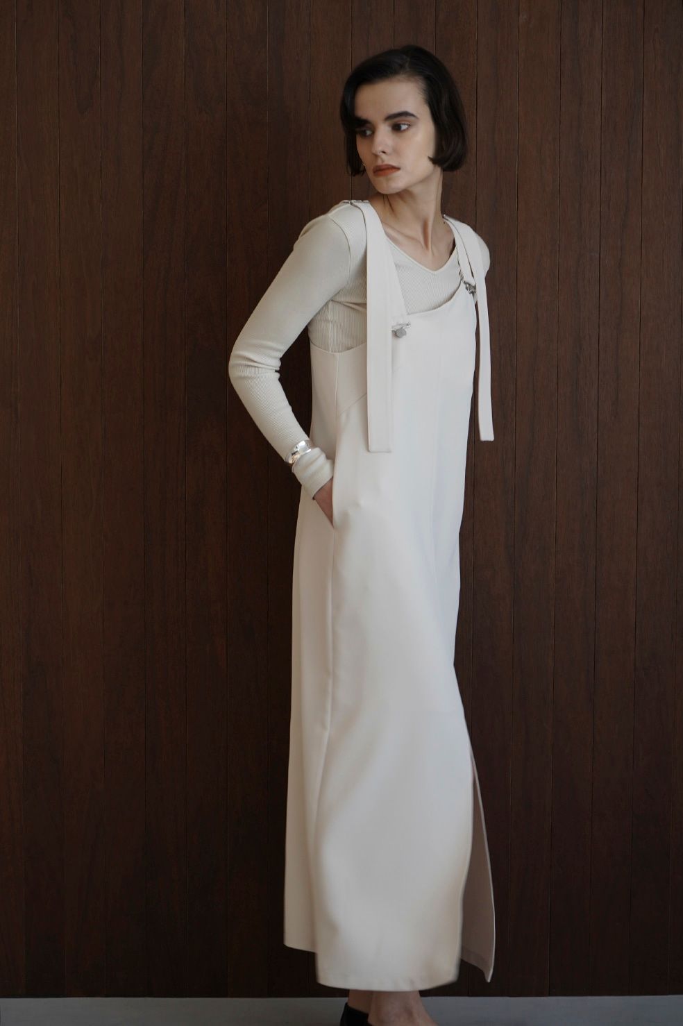ソフト リブ ブイネック トップス - SOFT RIB V NECK TOPS - IVORY