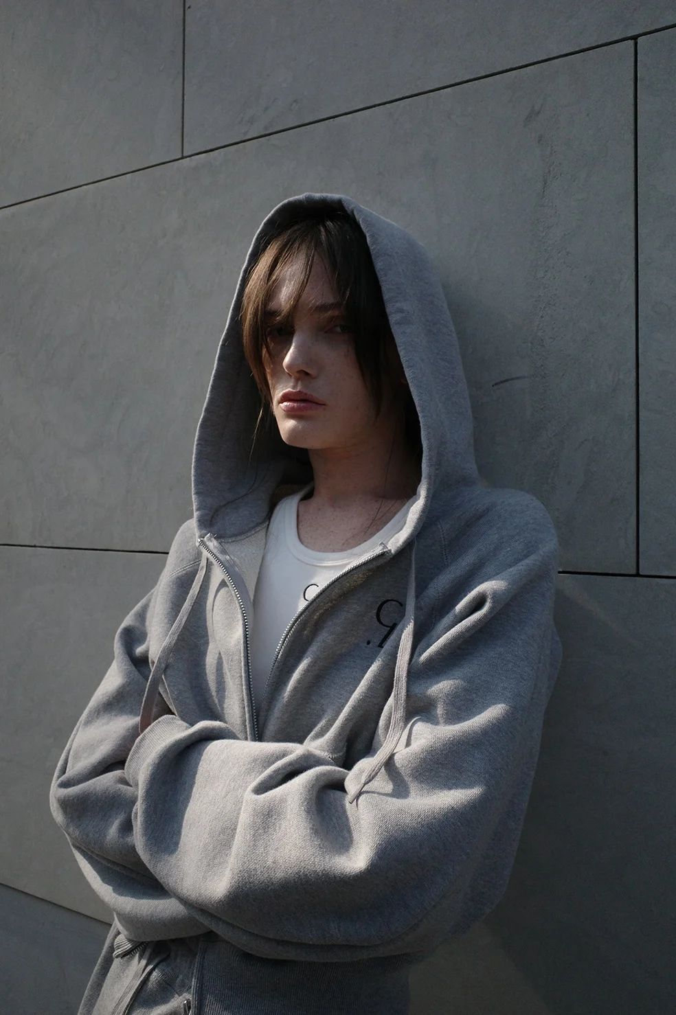 【3色展開】 フルジップフーディー - LOGO COMPACT ZIP UP HOODIE
