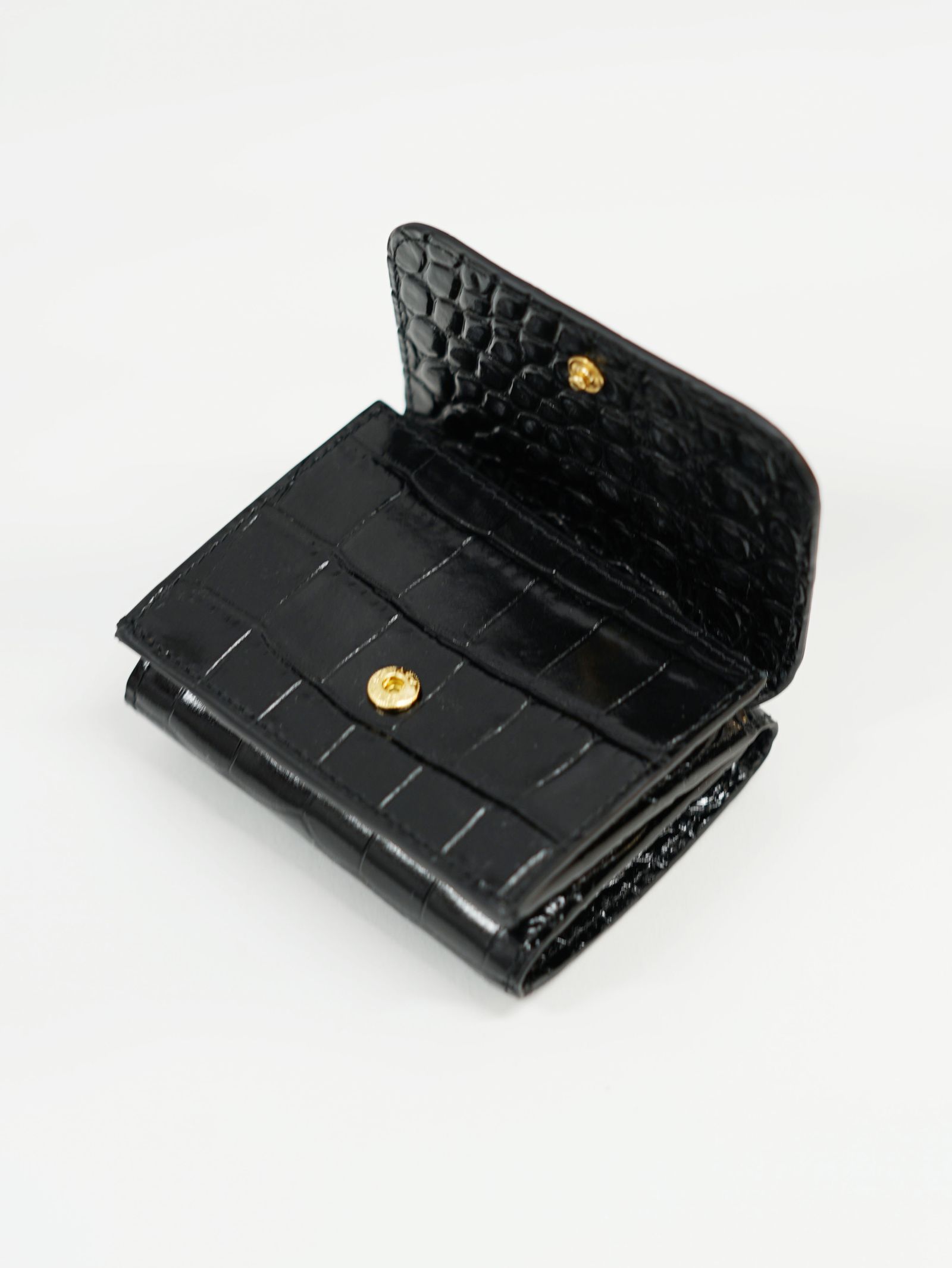 EDIE 型押しコンパクト ウォレット (BLACK)