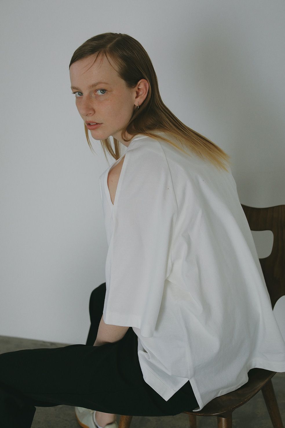 ショルダー スラッシュ Tシャツ - SLEEVE SLASH PULL TOPS - WHITE