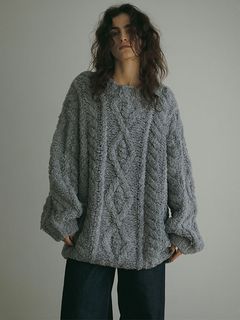 フェザーヤーンケーブルハンドニットプルオーバー - GREY