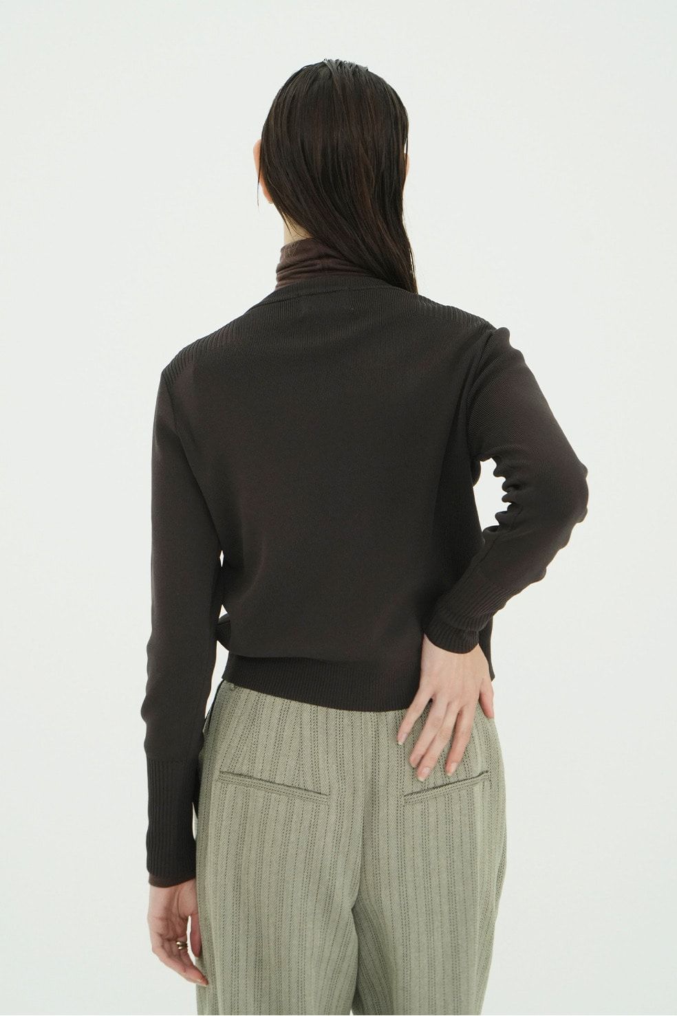 【26AW】ベーシックコンパクトニットトップス - BASIC COMPACT KNIT TOPS (BROWN)