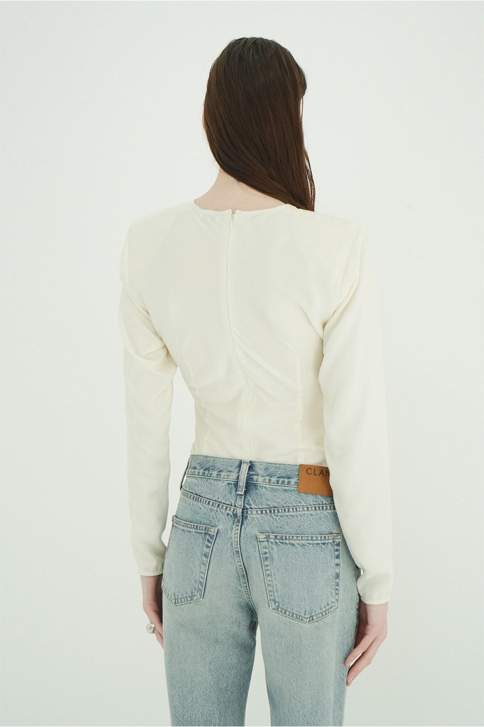 ブイネックボディスーツ - V NECK POWER SHOULDER BODYSUIT(IVORY)