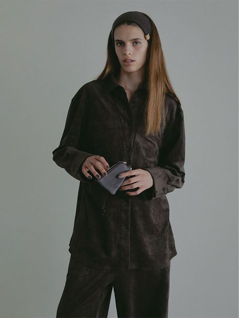 フェイクスウェードオーバーサイズシャツ (DARK BROWN)