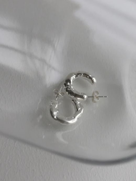 【両耳用】メルトピアス SV シルバー シンプル デザイン ユニセックス アクセサリー