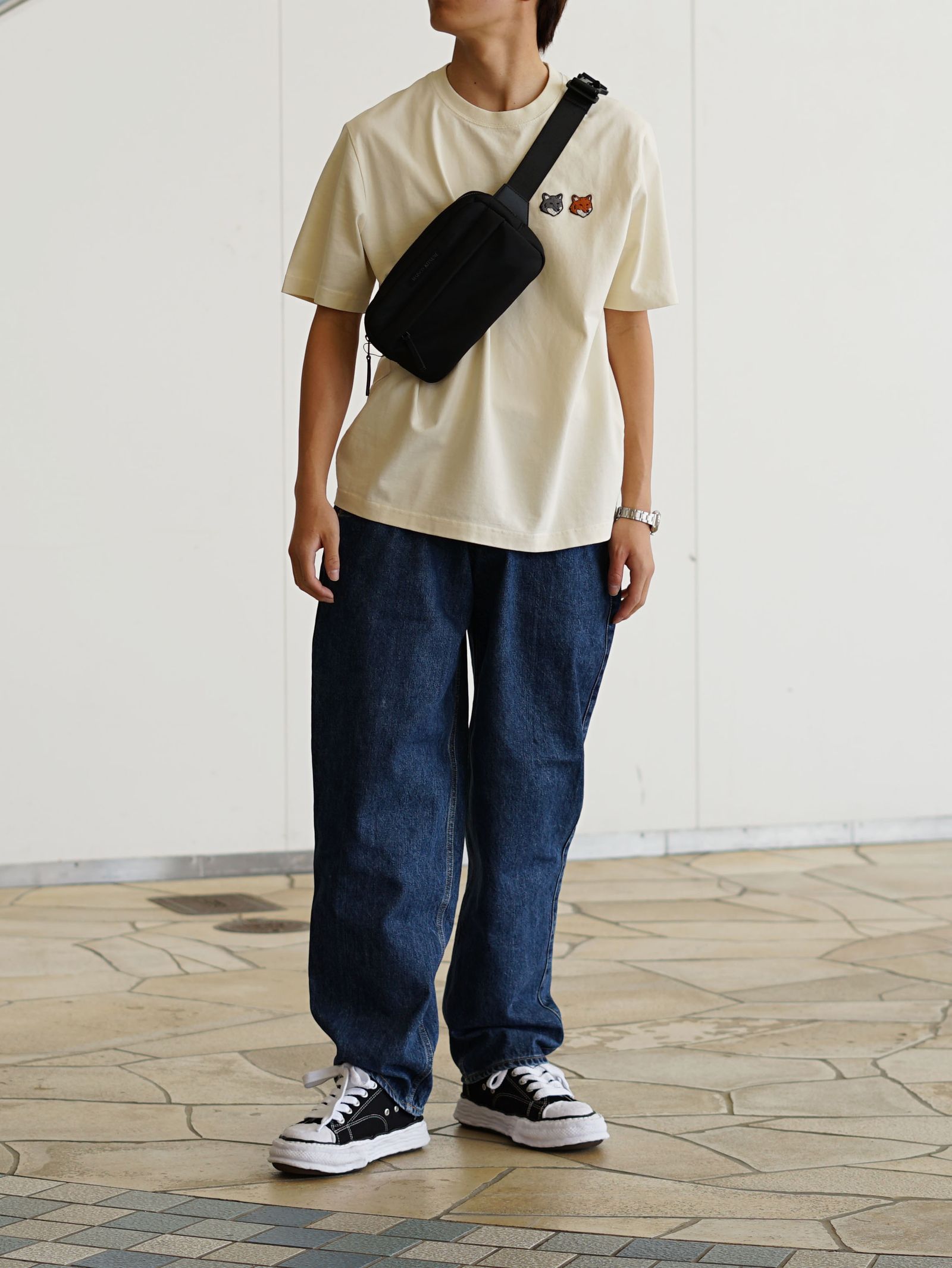 クリーンでまとめるキツネワンポイントコーデ