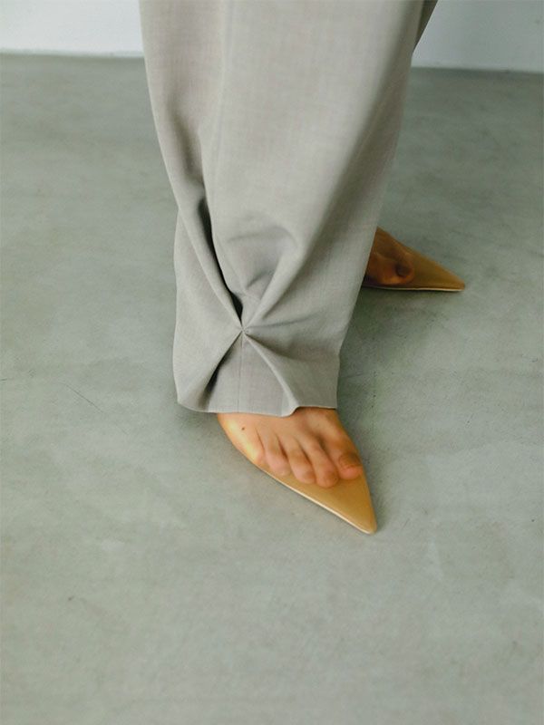 サイドヘムタックパンツ - GREIGE