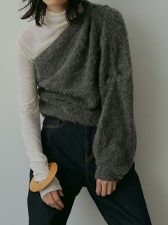 秋のムードを感じるエトレのレイヤードコーデ