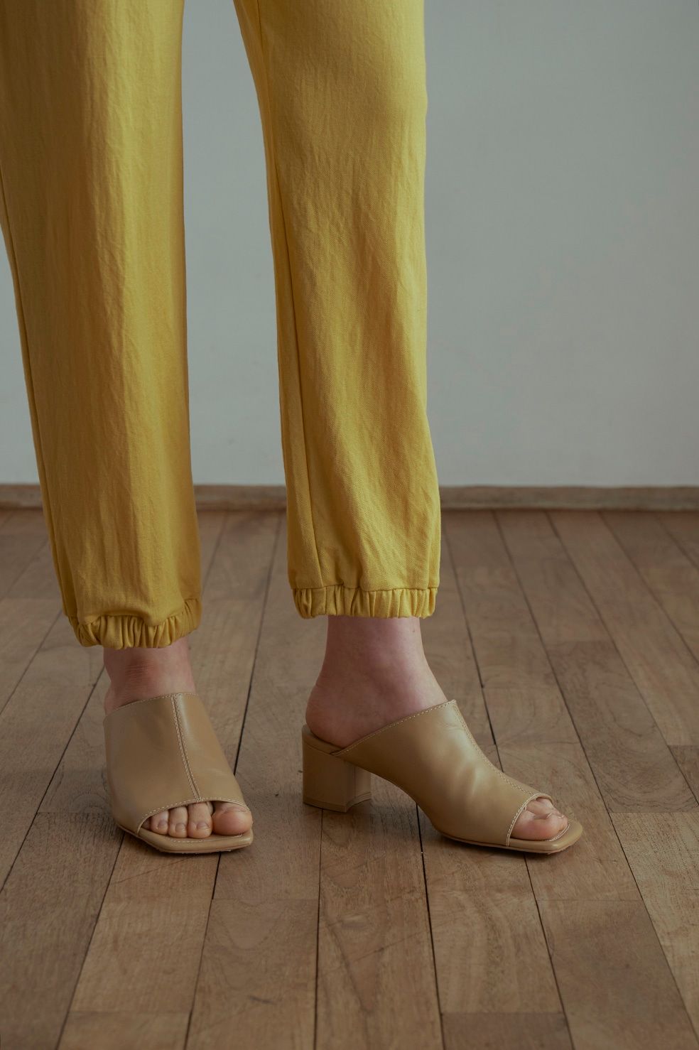 ギャザージャージパンツ - HEM GATHER JERSEY PANTS YELLOW
