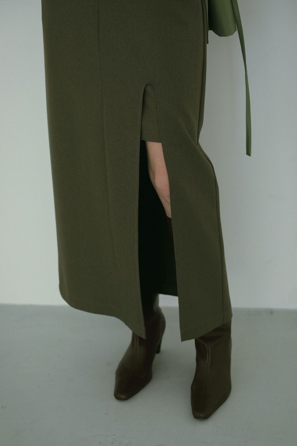 SLIT LAYERED SKIRT - スリットレイヤードミニスカート - KHAKI