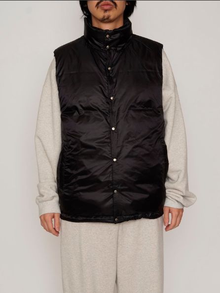 リバーシブル ポケッタブル ダウンベスト -  REVERSIBLE PACKABLE BOWN VEST