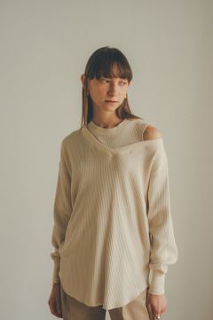 アシンメトリーショルダーポイントトップス - ASYMMETRY SHOULDER POINT TOPS IVORY