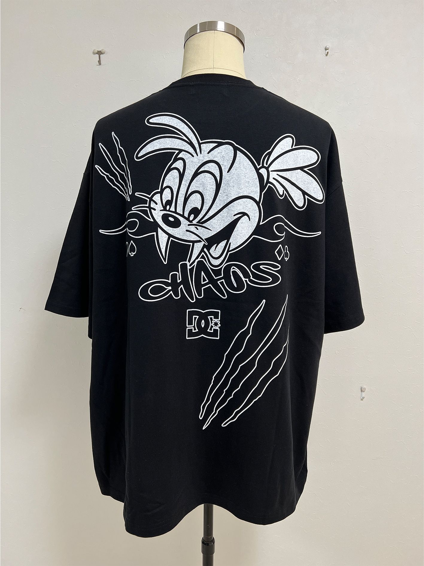 SHORT SLEEVE WIDE TEE COLLAB WITH DC SHOES CHAOS - BLACK