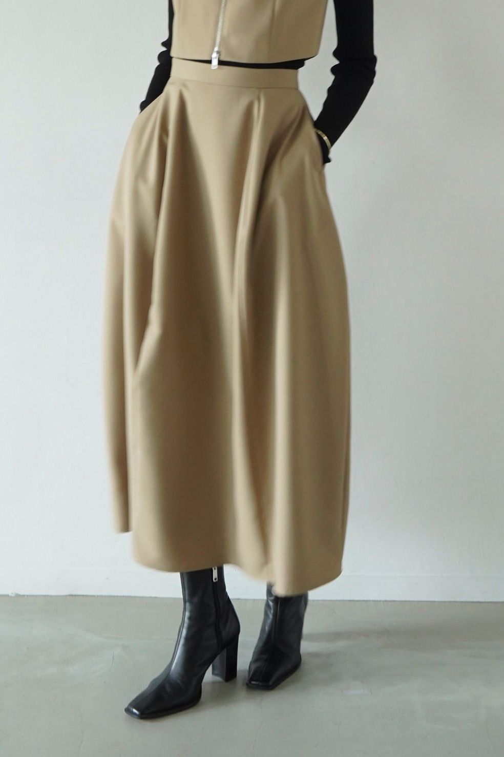 スリーウェイ ジップ セット ワンピース - 3WAY ZIP SET ONEPIECE - BEIGE