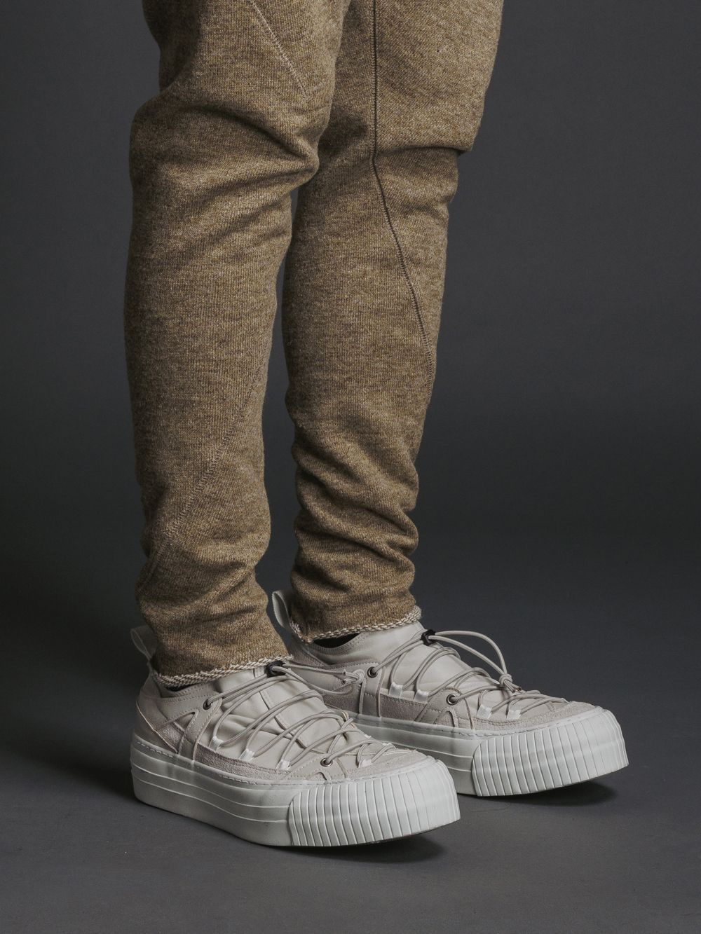 ローカット スニーカー - GREY