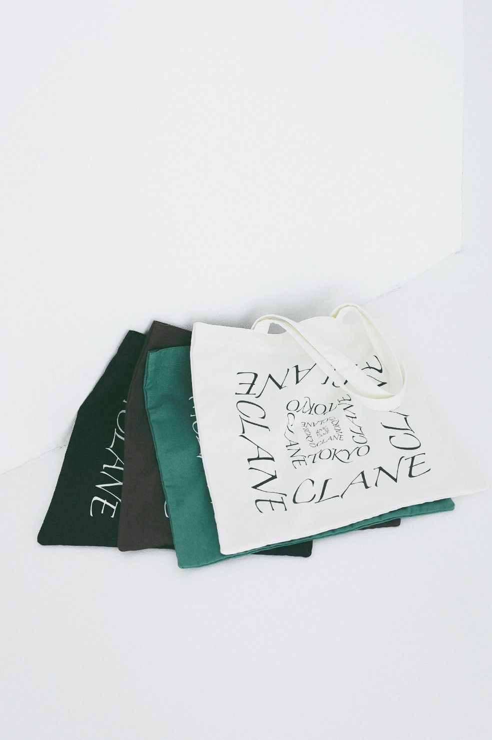 【4色展開】 グラフィックトートバッグ - GRAPHIC TOTE BAG