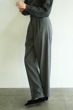 ウールベーシックタックパンツ - WOOL BASIC TUCK PANTS - GREY