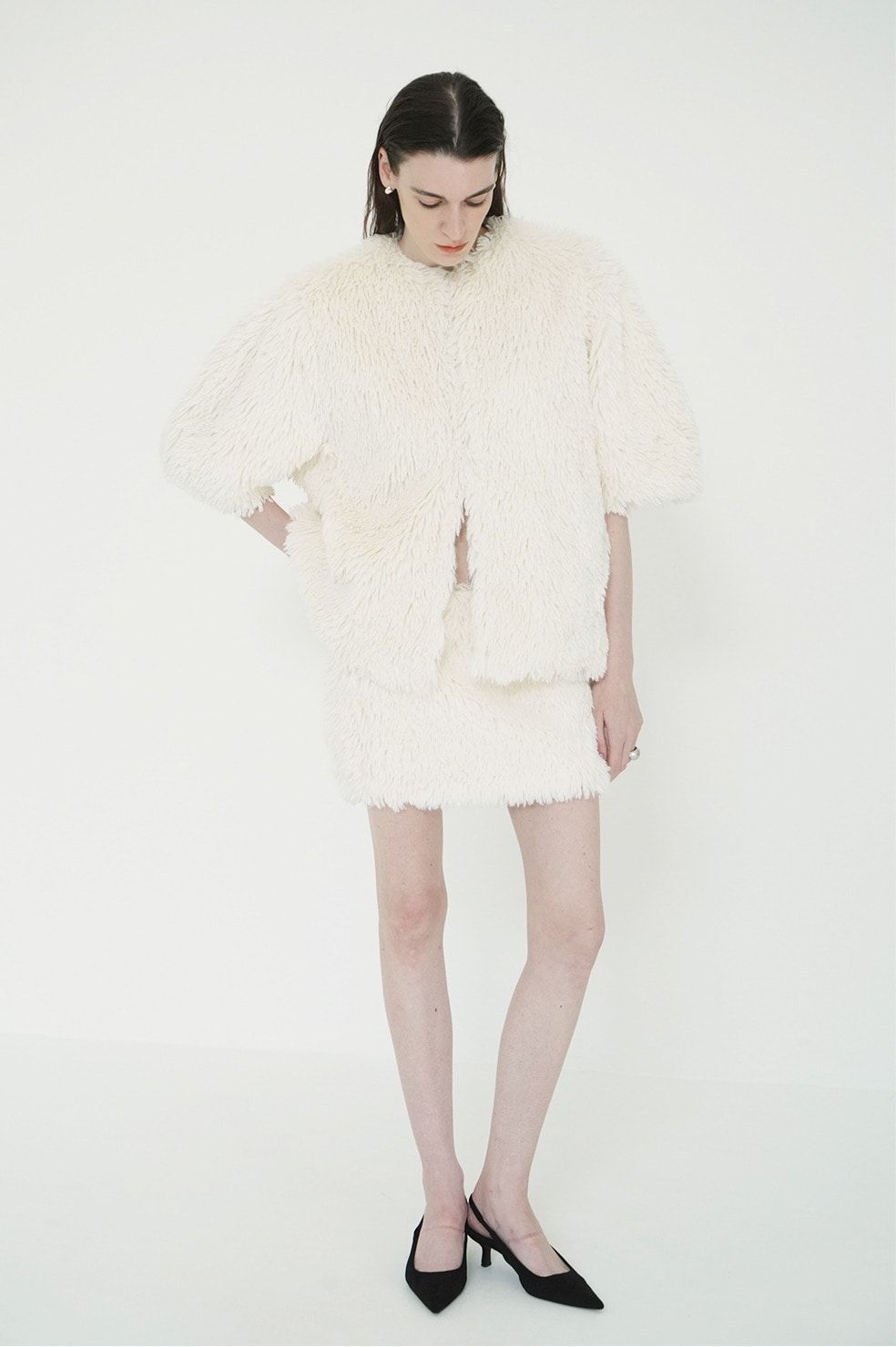 ハーフスリーブファージャケット -  HALF SLEEVE FAKE FUR JACKET (IVORY)