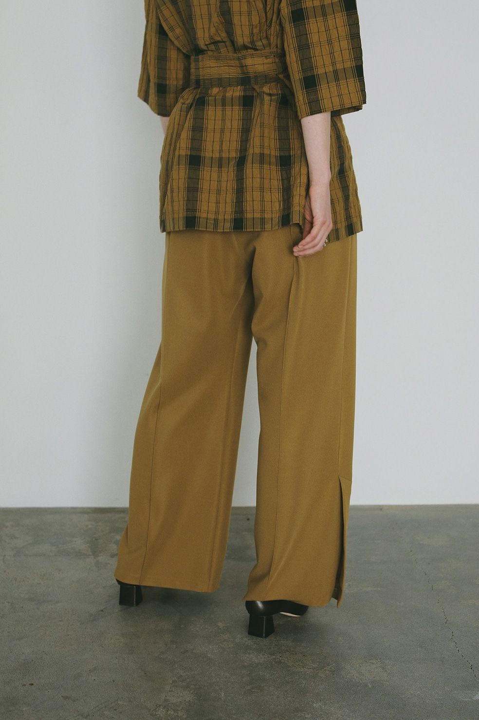 サイドベンツパンツ - SIDE VENTS PANTS CAMEL