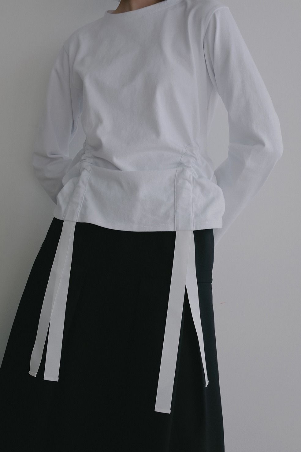 サイドリボントップス - SIDE RIBBON CUT TOPS (WHITE)
