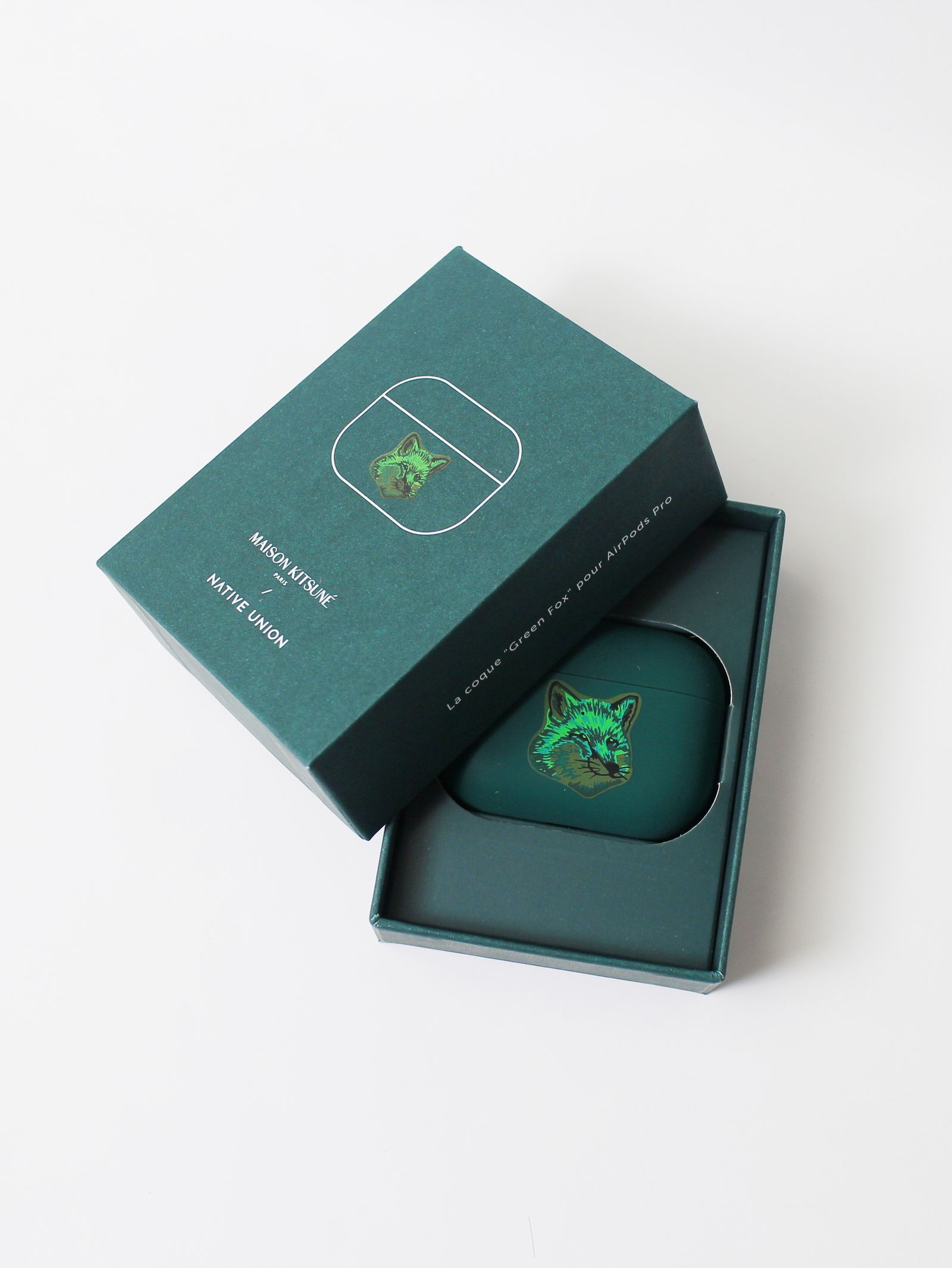 MAISON KITSUNÉ - MAISON KITSUNÉ - GREEN FOX-AIRPODS PRO CASE - エアポッズプロケース |  ADDICT WEB SHOP