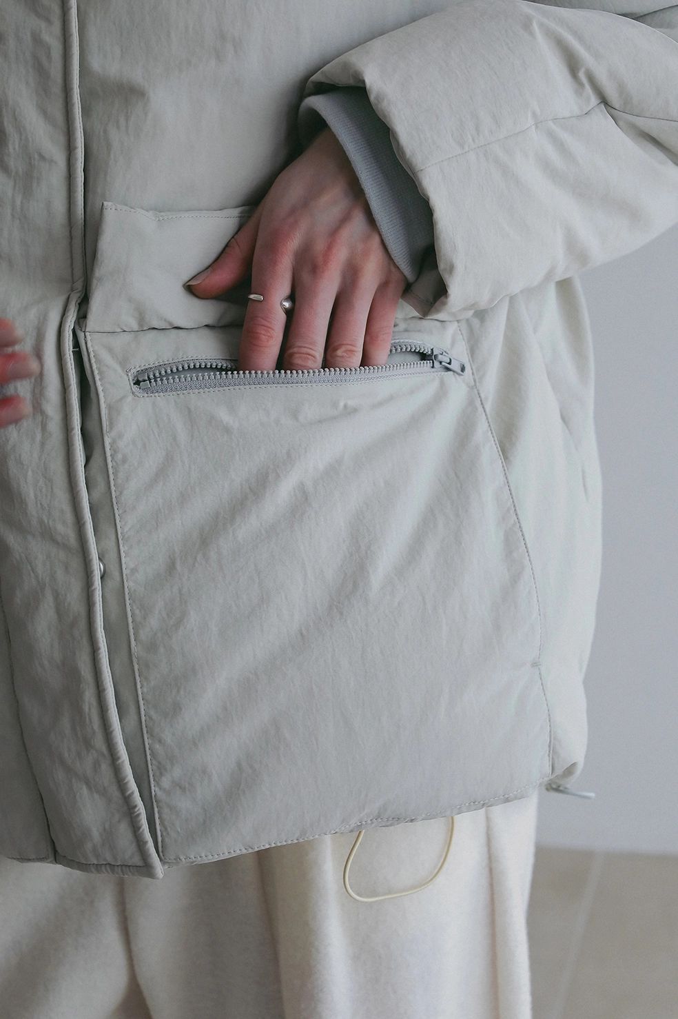 ダウンジャケット｜POCKET DOWN JACKET （IVORY)