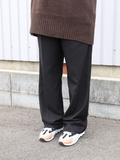 ふんわりと柔らかいETREの新作ニットスタイル