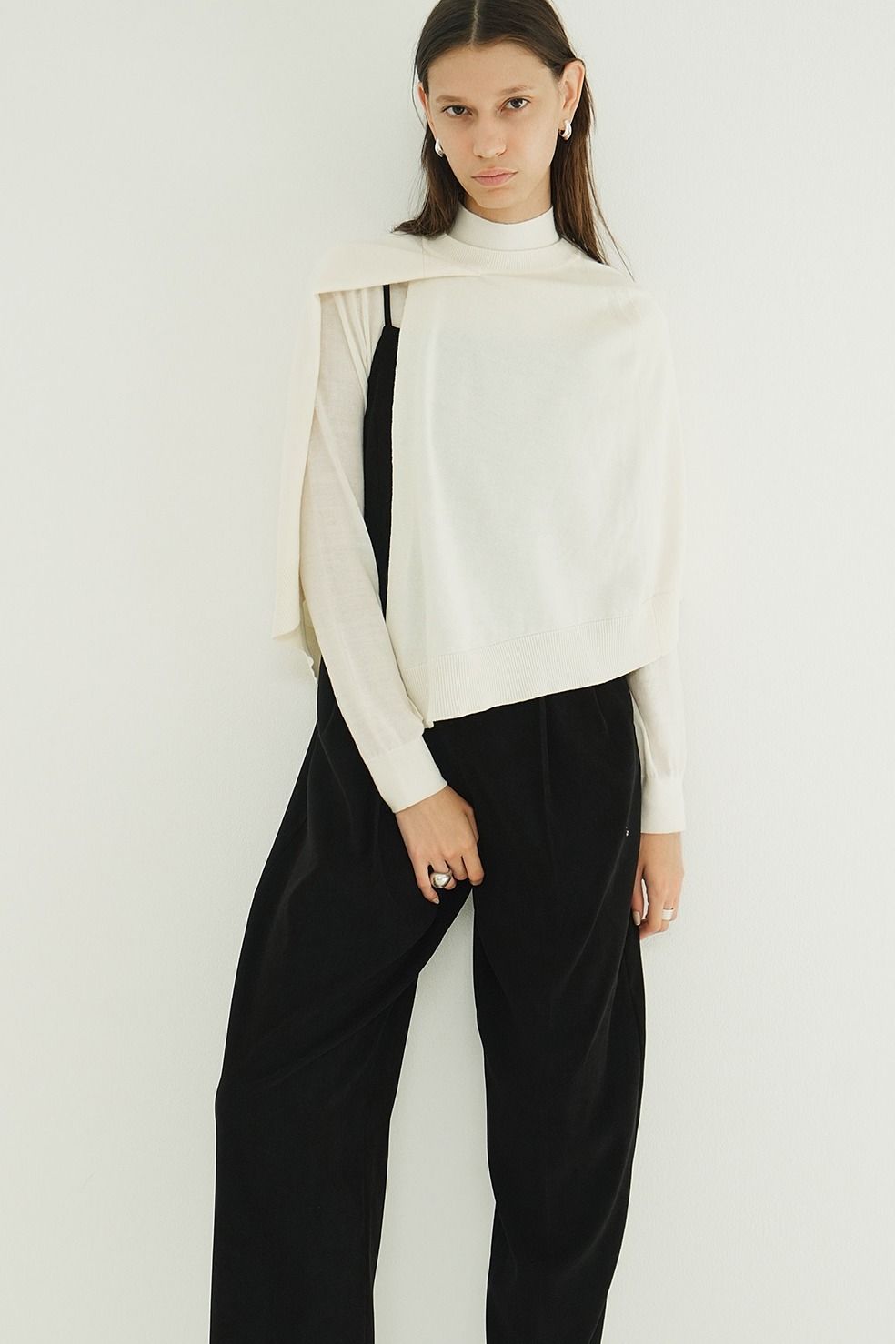 ケープ + ニットトップス - CAPE SET KNIT TOPS (WHITE)