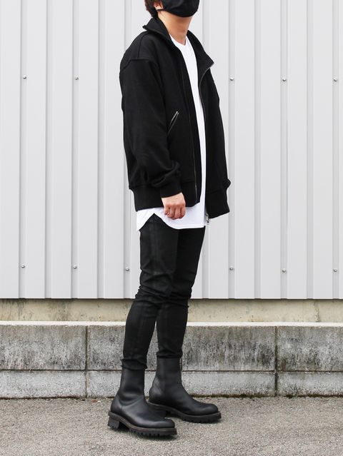 ”安定のWHITE×BLACK” ヴィリディアンの最新モードコーデ