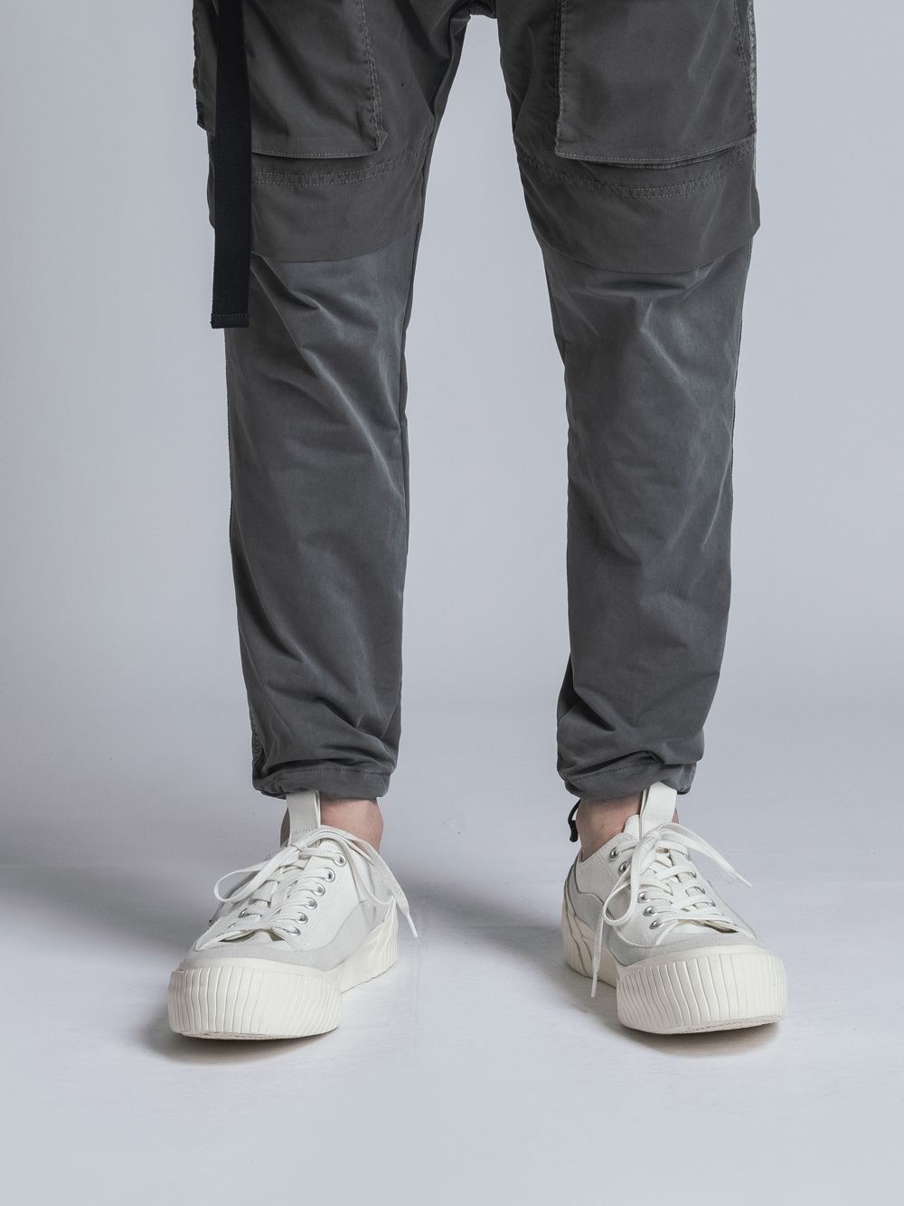 ローカットスニーカー  -  B/WHITE